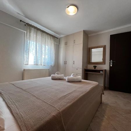 Pandora Apartments Moudhros Bagian luar foto