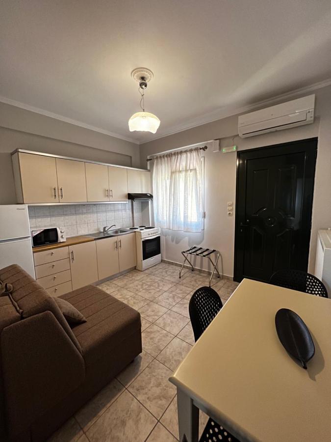 Pandora Apartments Moudhros Bagian luar foto