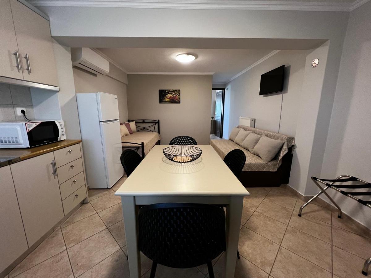 Pandora Apartments Moudhros Bagian luar foto