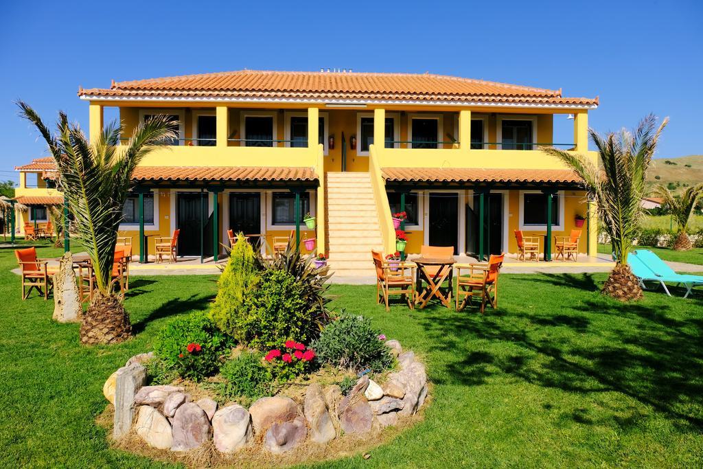 Pandora Apartments Moudhros Bagian luar foto