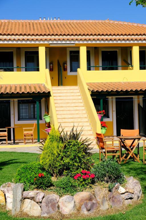 Pandora Apartments Moudhros Bagian luar foto