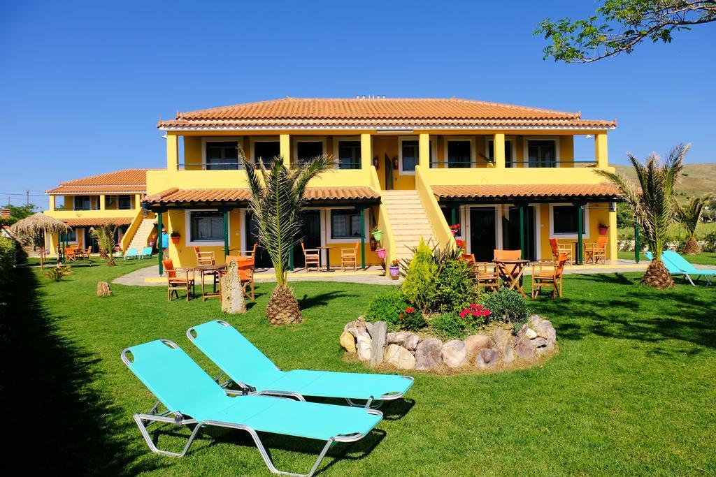 Pandora Apartments Moudhros Bagian luar foto